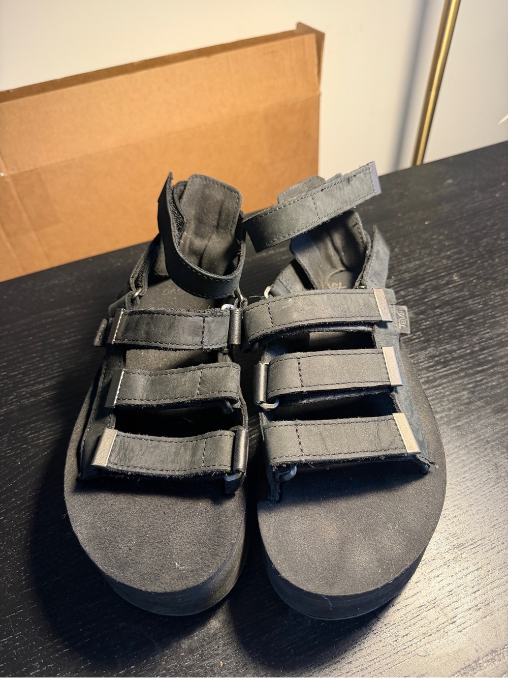 Teva Mevia Black Leather Sandals - SZ 8